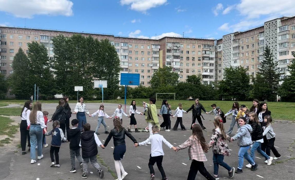 Таночок на перерві. 1 клас
